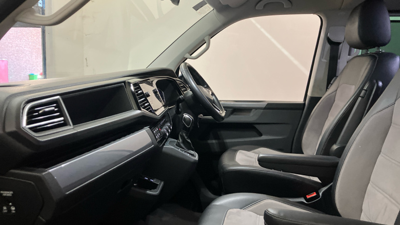 Volkswagen Caravelle 2.0 TDI Executive 199 4MOTION 5dr DSG Diesel Estate